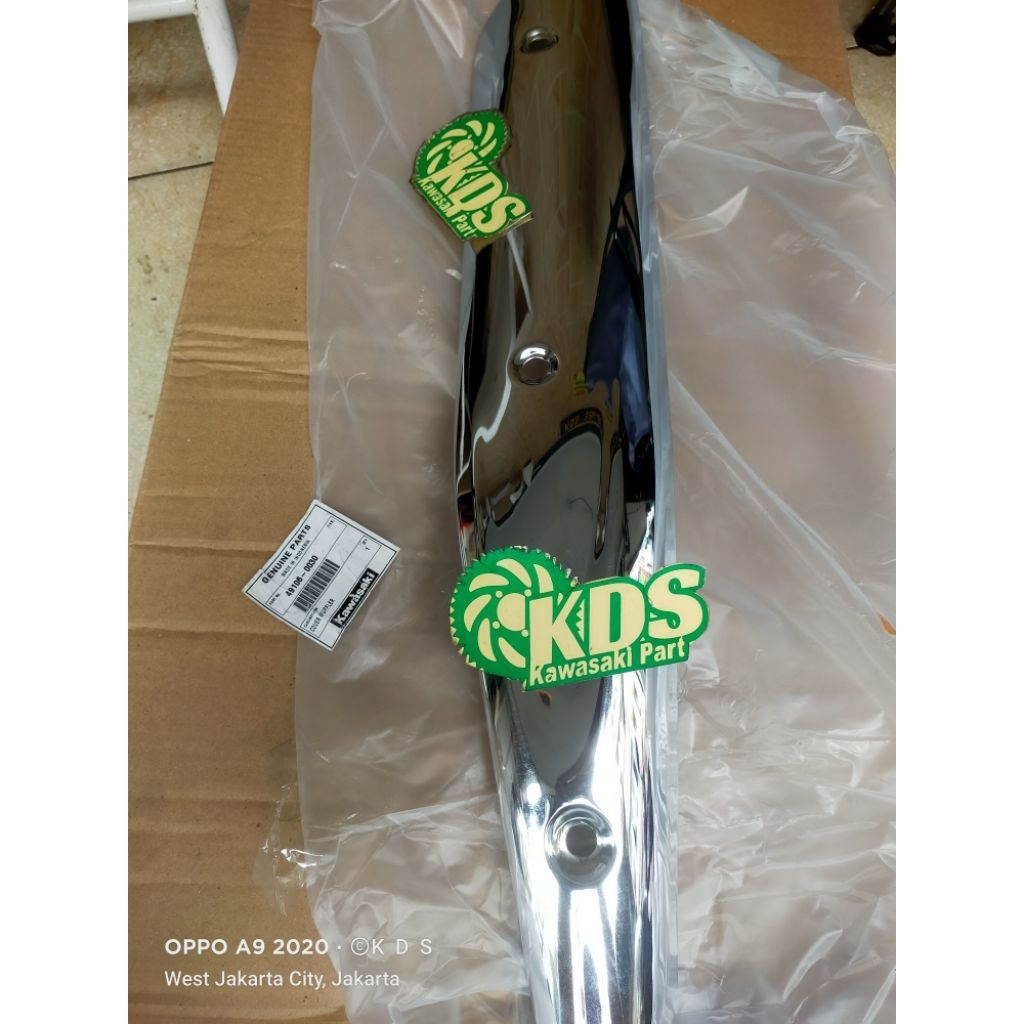 COVER MUFFLER / COVER TUTUP KENALPOT MOTOR KAWASAKI ZX 130 CC -49106-0030