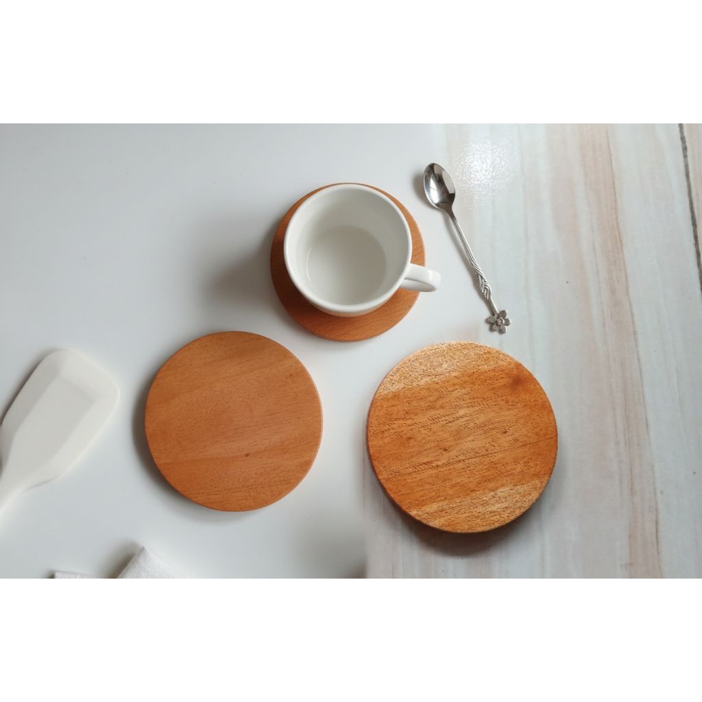 TATAKAN GELAS BULAT KAYU MAHONI UKURAN 10 CM TEBAL 1 CM+