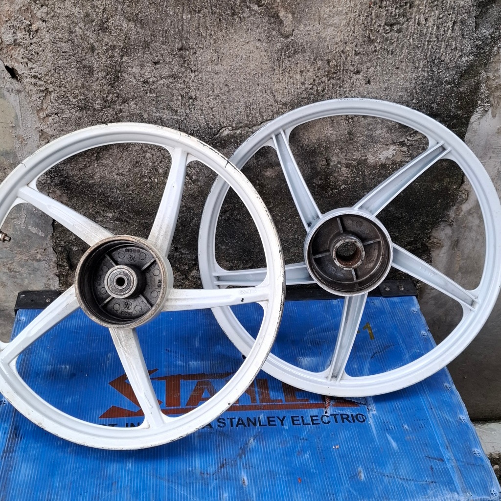 Velg v rosi ring 17.140 astrea grand legenda supra x lama d/b model tromol bekas