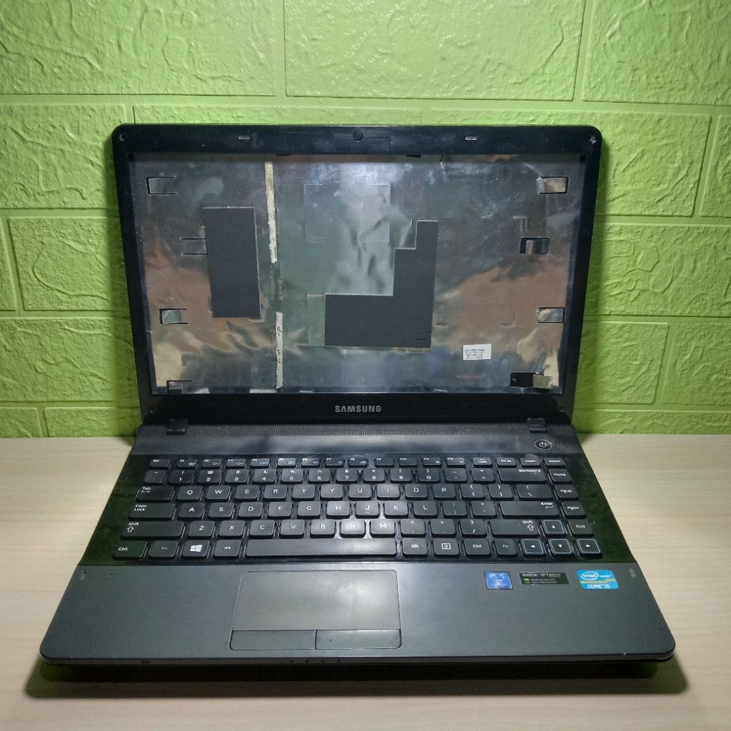 Kesing Case Casing Laptop Samsung NP300 NP300E NP300E4C NP300E4X NP300E4Z