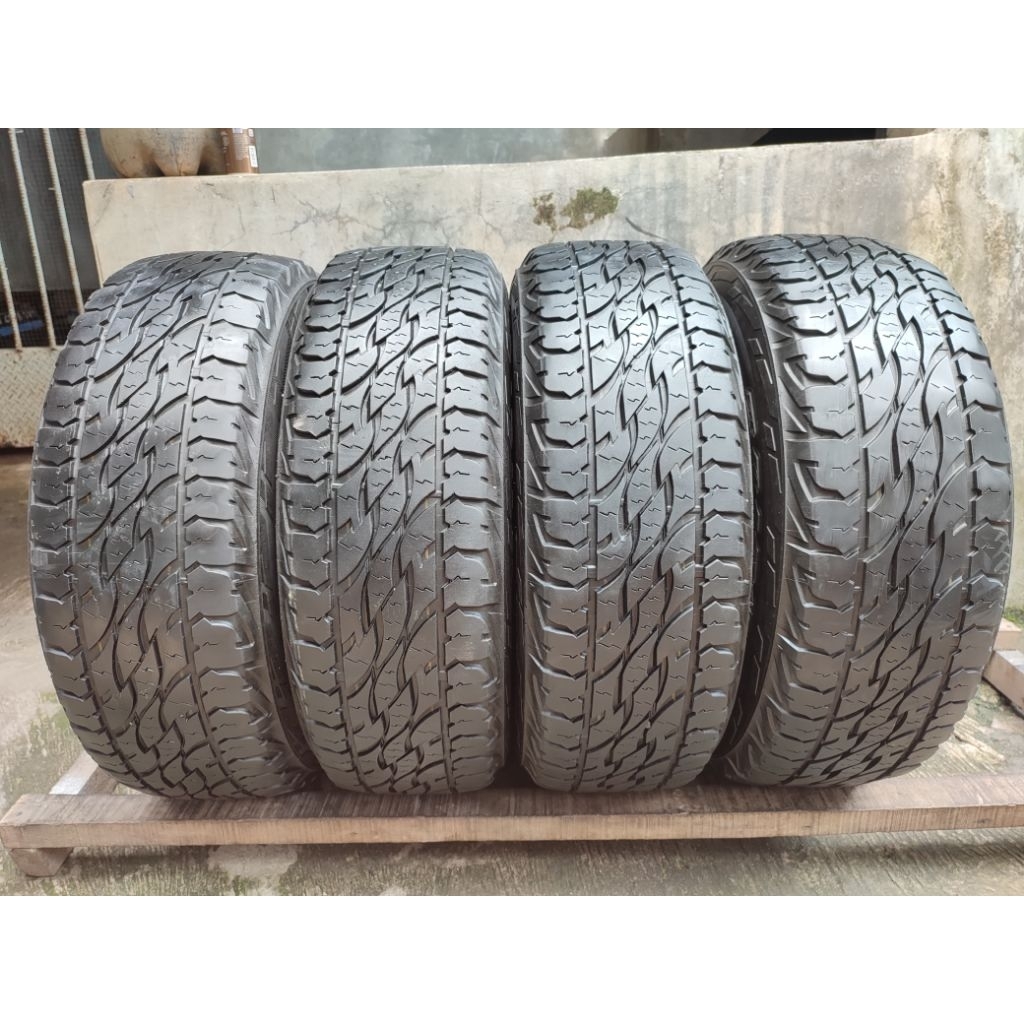 Ban bekas 215/70 R15 Bridgestone Dueler A/T