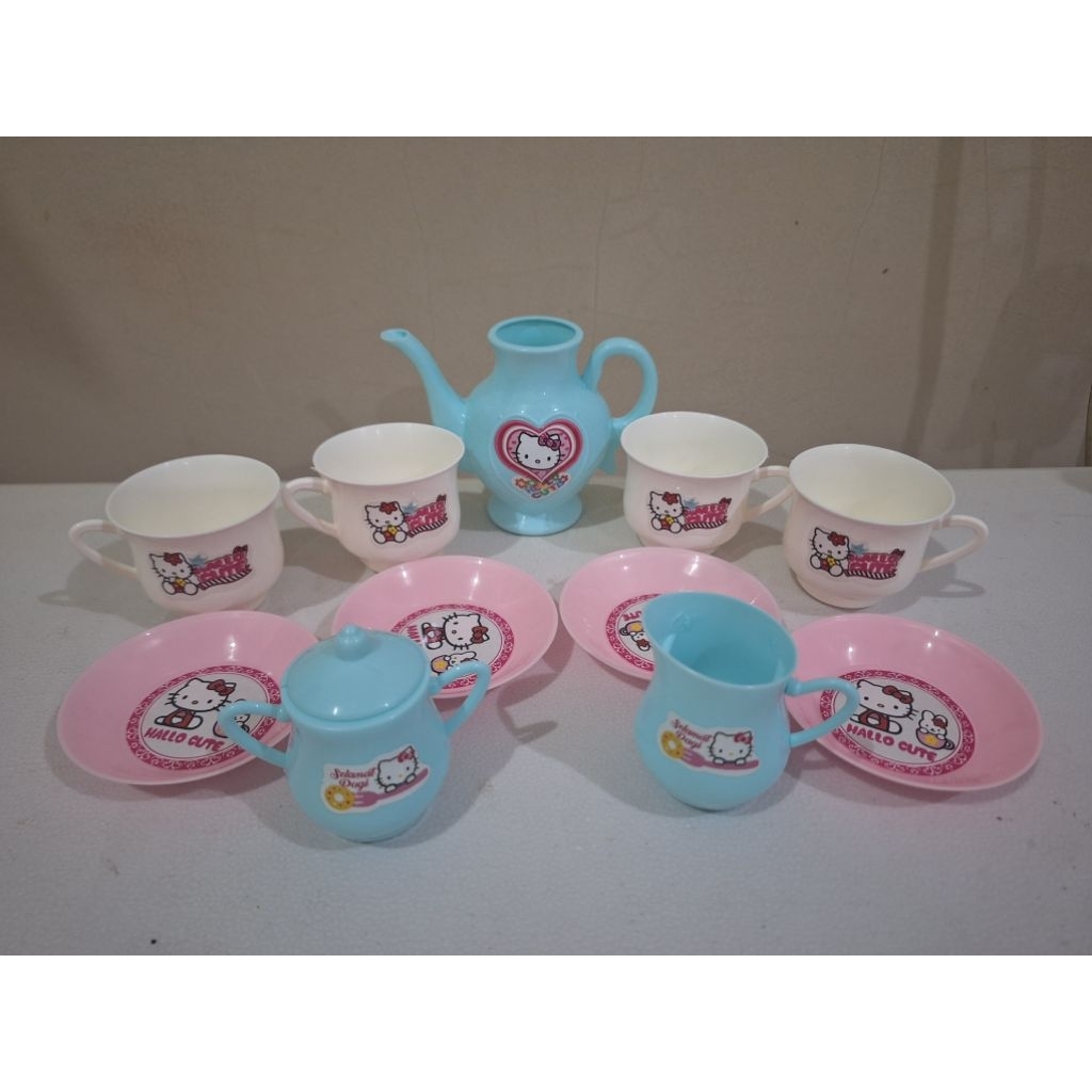 PRELOVED MAINAN ANAK HELLO KITTY MASAK-MASAKAN