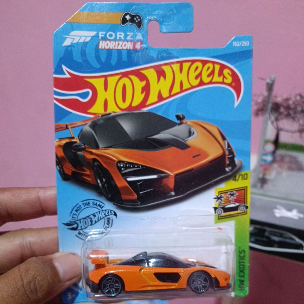 Hot wheels Mclaren senna orange