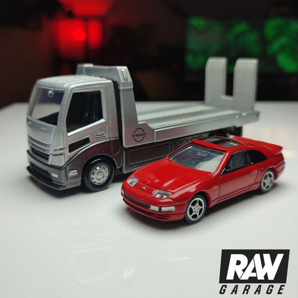 Tomica Premium Transporter Nissan Fairlady Red Silver