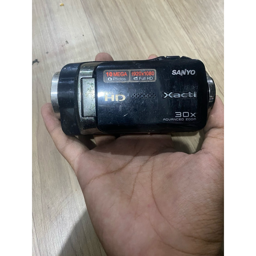 DIGICAM SANYO XACTI 30x zoom