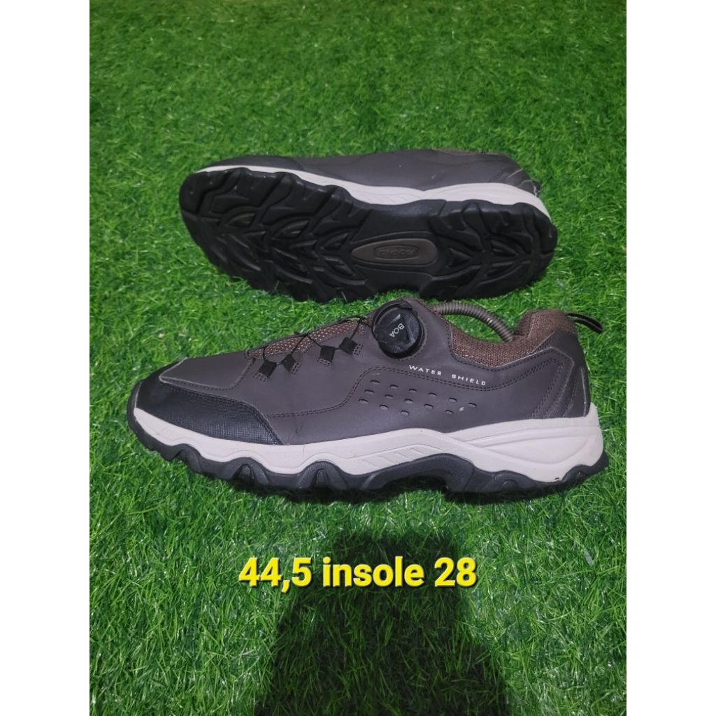 sepatu outdoor s44,5 prospecs