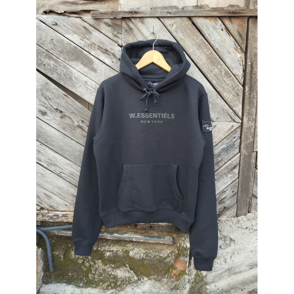 HOODIE W.ESSENTIELS FULL BLACK ( SIZE M )
