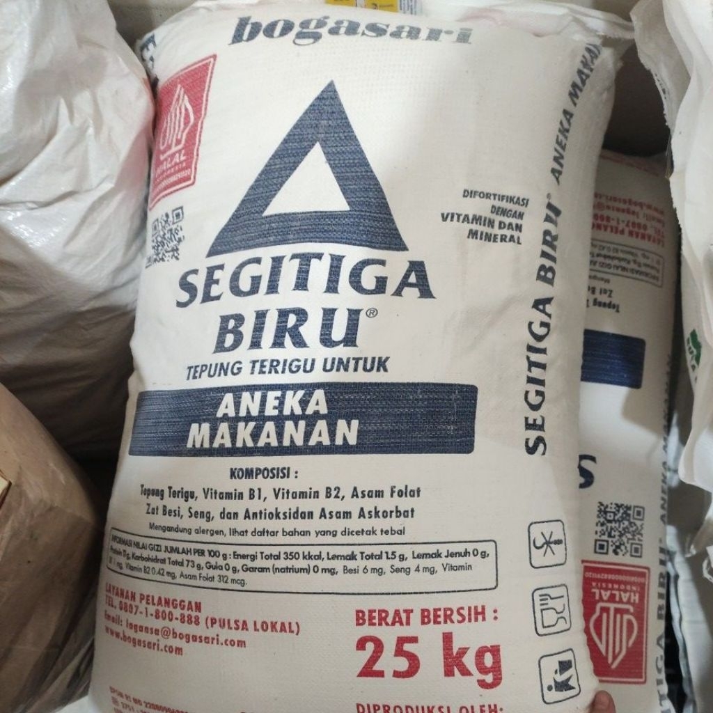 Segitiga Biru 25KG (SAK)
