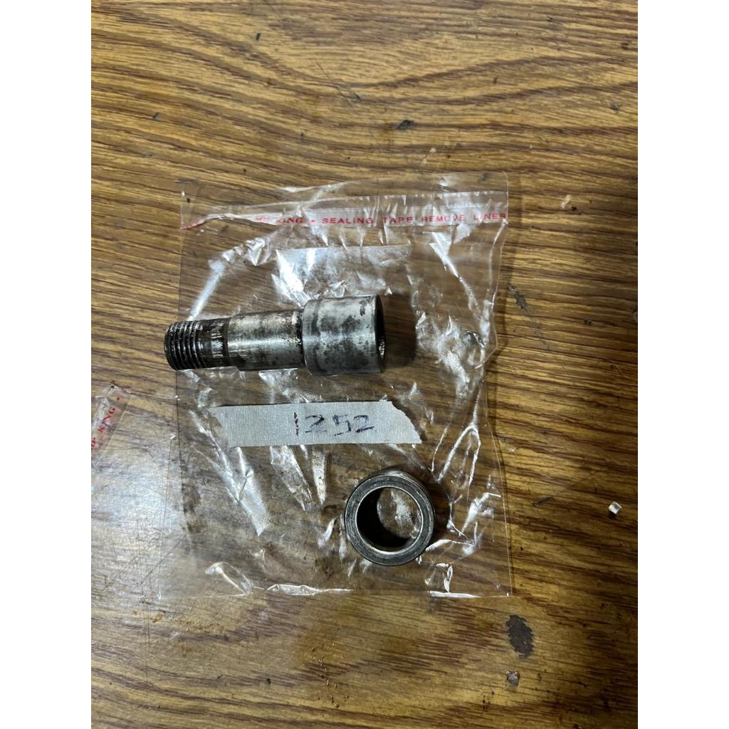 sambungan as roda belakang suzuki fr80 original / 1252