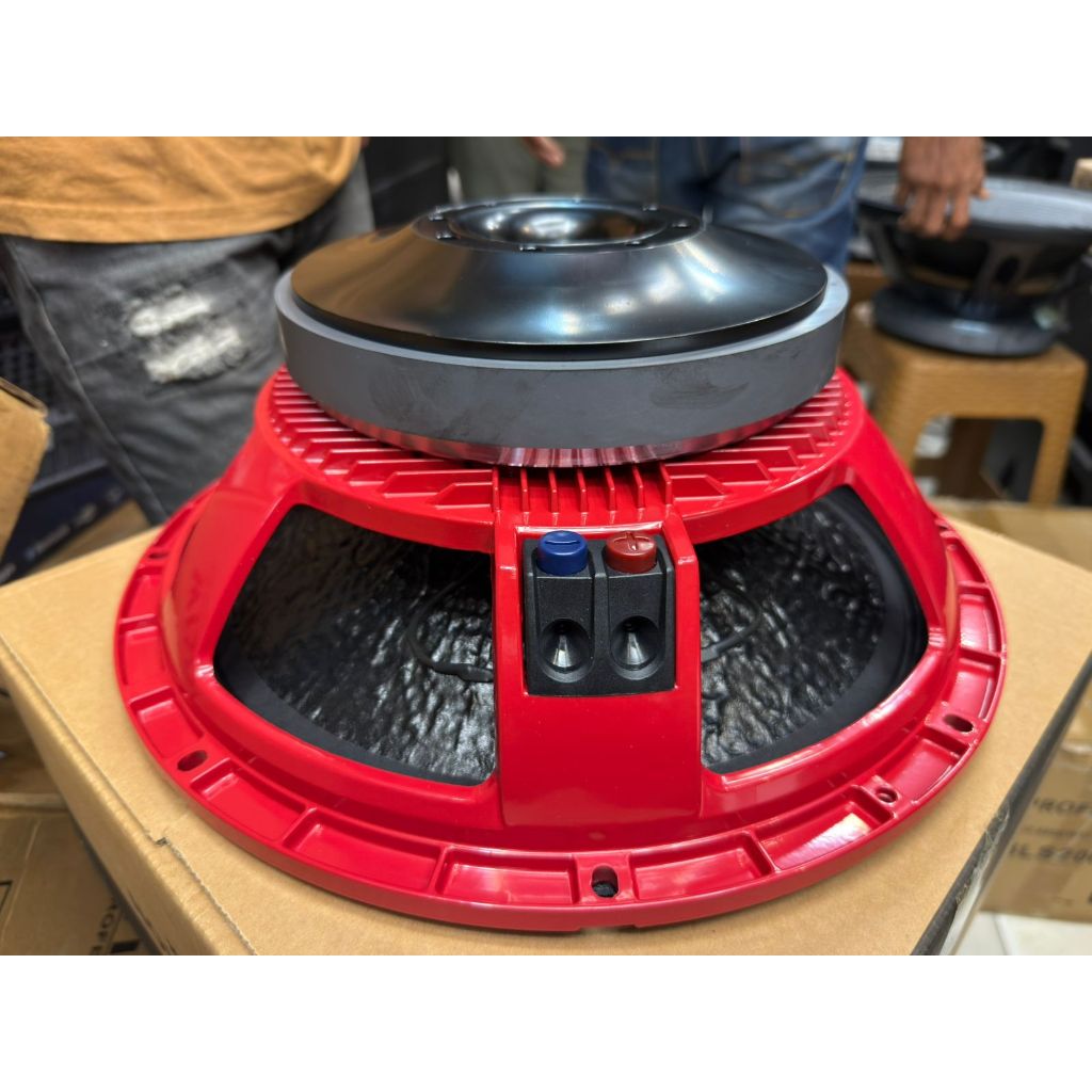 RCF 15P400 NEW - RED