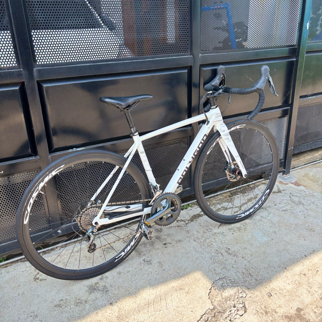 Roadbike Polygon Strattos S4 Disc 2025 TERBARU