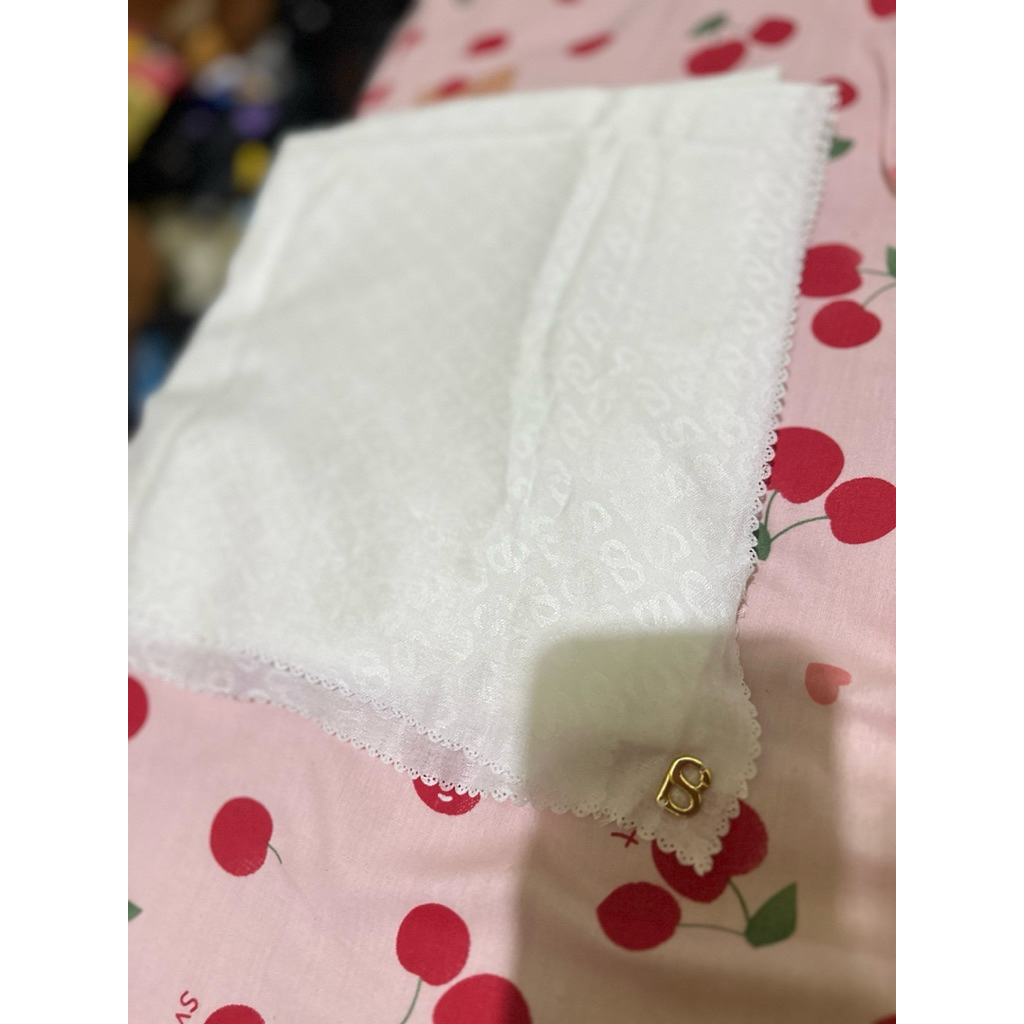 PL jilbab tapis emboss white