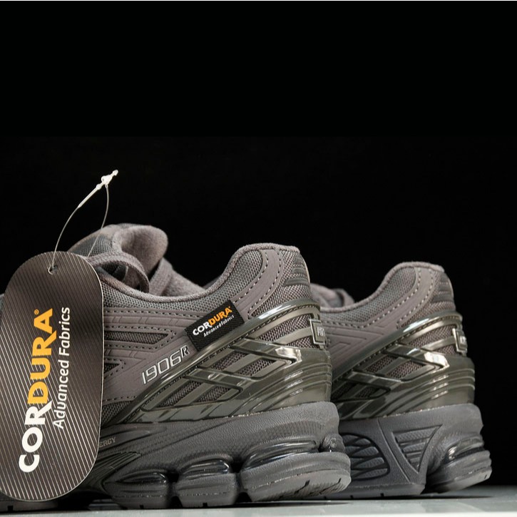 Sneakers 1906 R CORDURA  Running MAGNET/SILVER METALLIC/BLACK