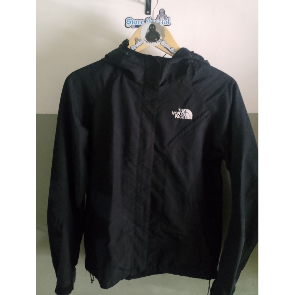 Jaket outdoor tnf saku samping mp3
