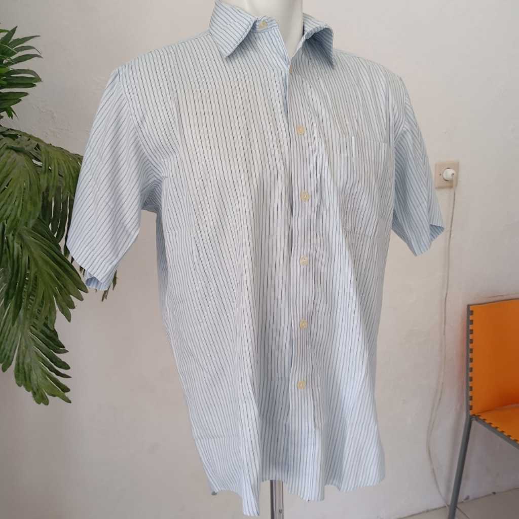 Kemeja Pria Tangan Pendek Motif Garis-garis warna Putih Biru