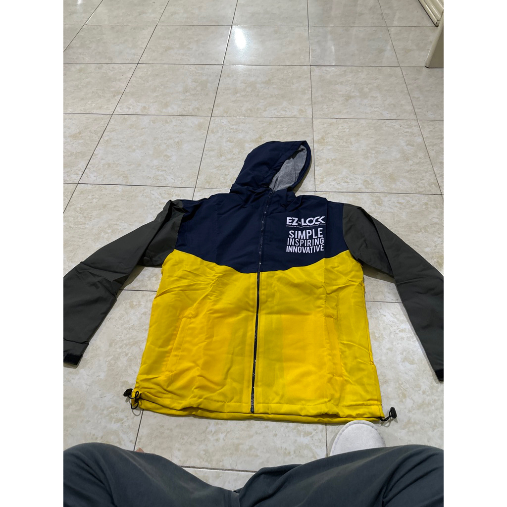 Jaket Parasut Hoodie Makita Anti Air Hujan Jacket Modern Masa Kini Menyala Merah nya Bosku