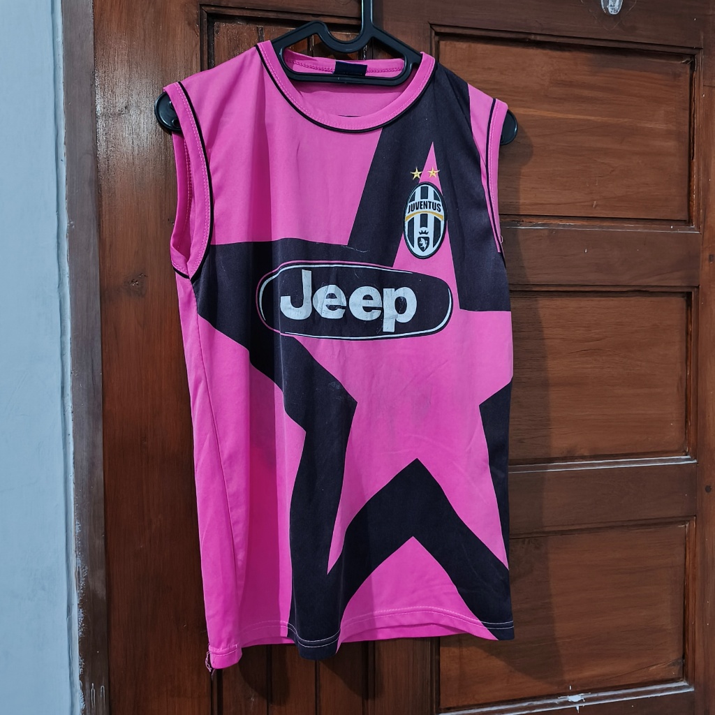 [PRELOVED] Jersey Tanpa Lengan Pink Juventus - Kaos Olahraga Casual