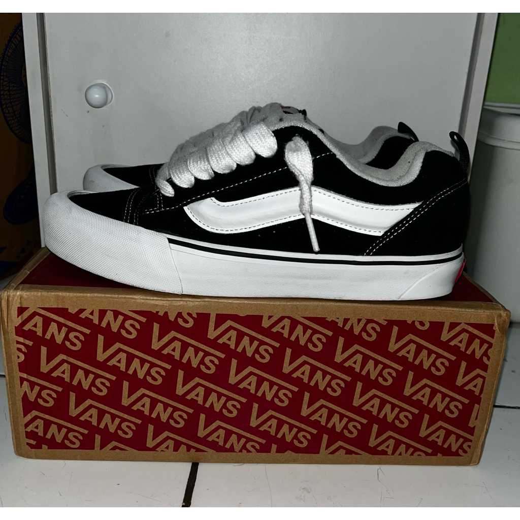 vans knu