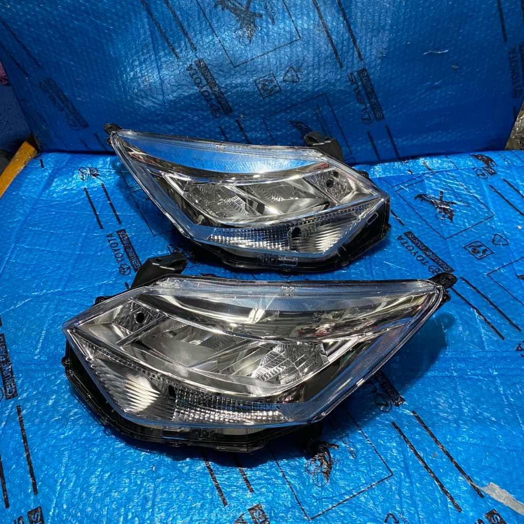 Headlamp Lampu Depan Calya Sigra Original