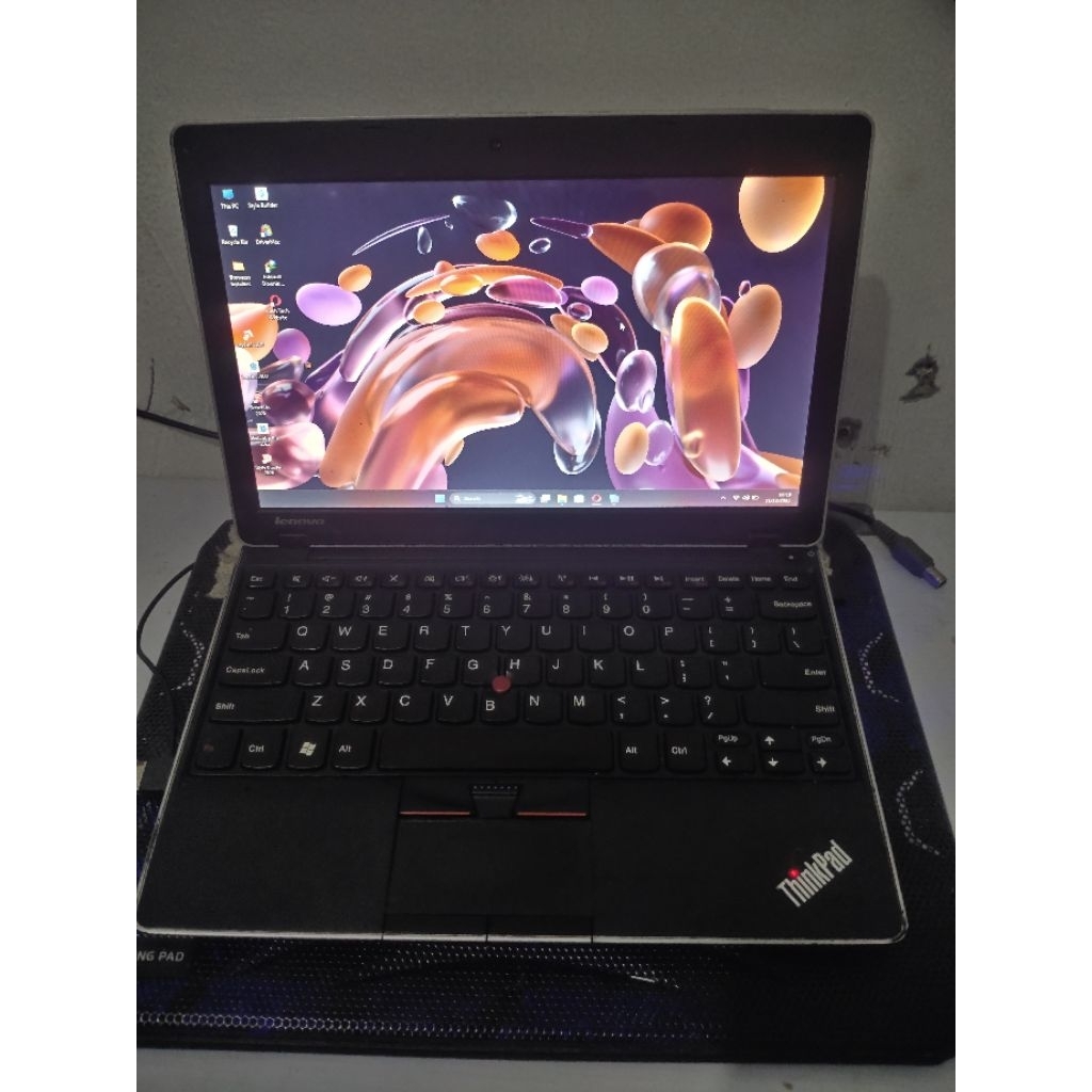 Lenovo Thinkpad Edge 11 Core i3