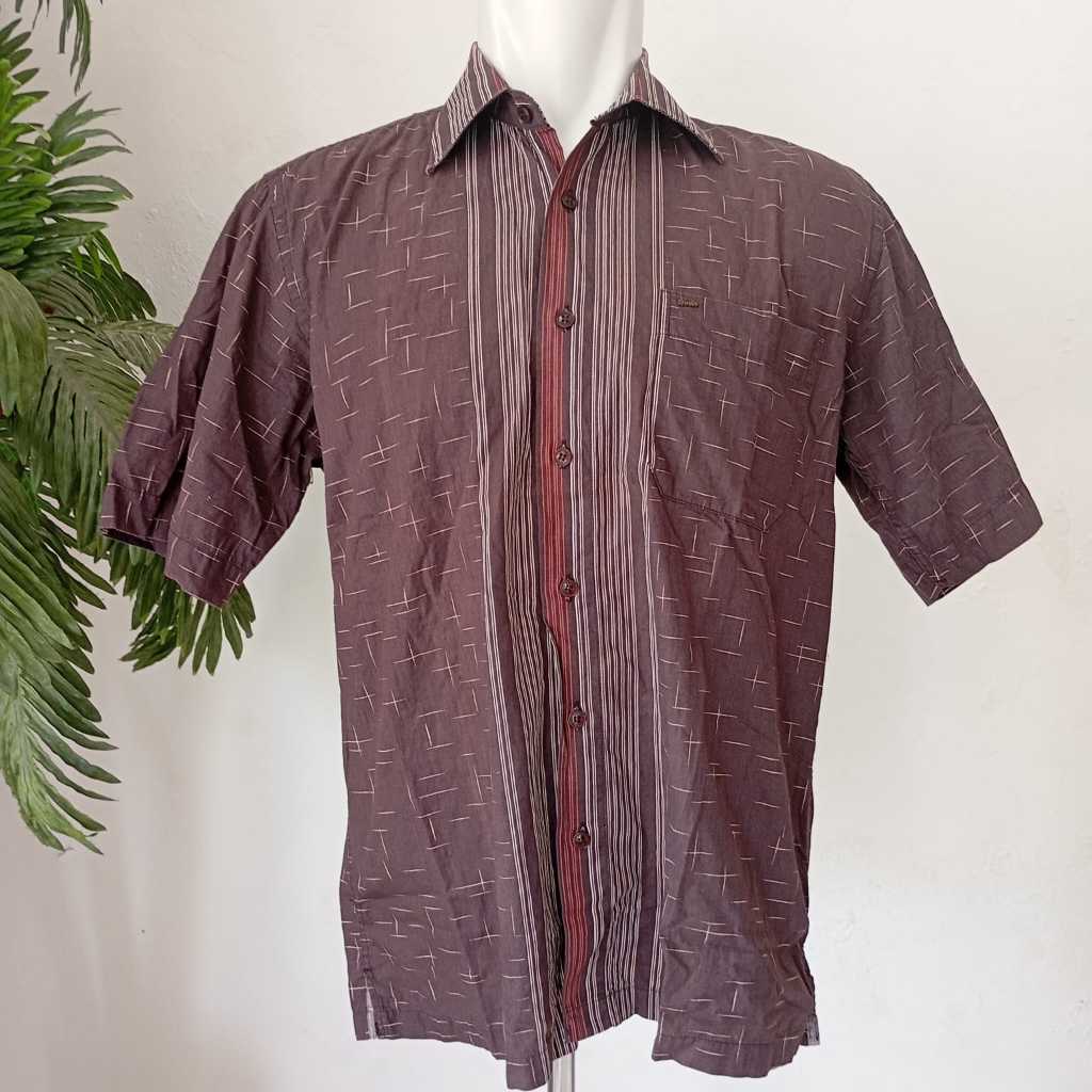 Kemeja Tangan Pendek Pria Motif Garis-garis Horizontal Coklat