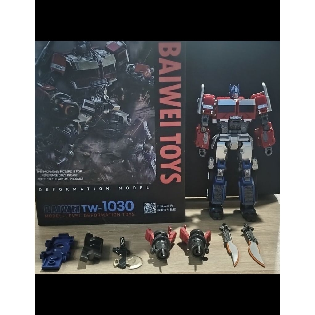 Transformers Optimus Baiwei TW-1030