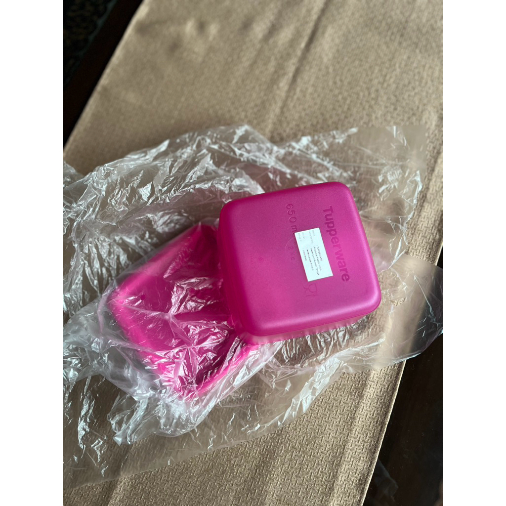 tempat makan tupperware