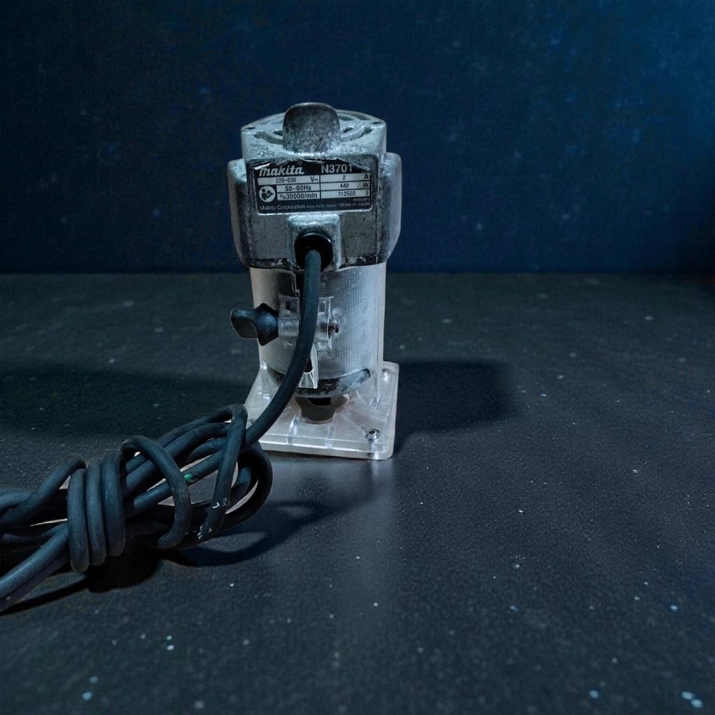 mesin profil Makita N3701