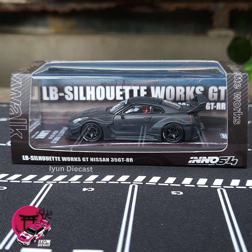 INNO64 LBWK Super Silhouette Nissan GT-R R35 35GT-RR Full Carbon | Liberty Walk R35 Diecast 1:64
