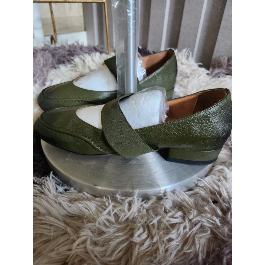 sepatu slip on  wanita size 35