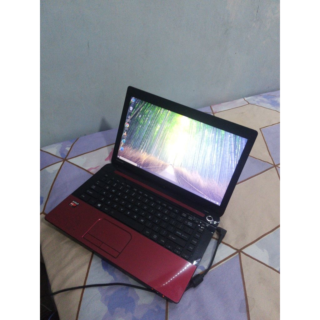 laptop toshiba AMD A4 quadcore