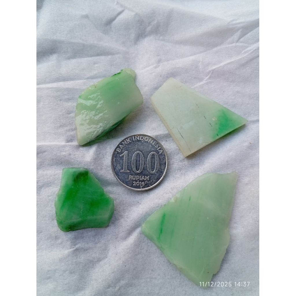 Paket Murah KJP 04 Rouhgt Natural Jadeite Jade/Bahan Giok Burma Myanmar