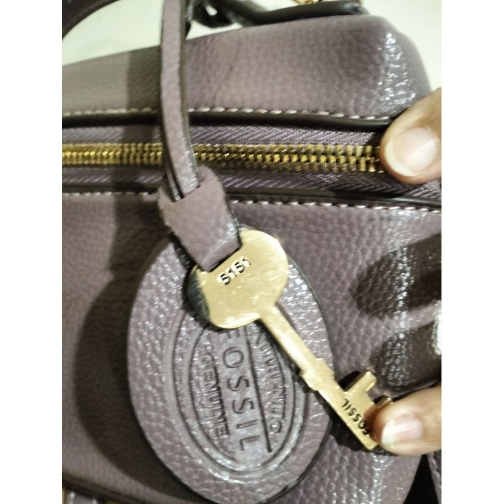 Preloved Sling Bag Kulit Mewah