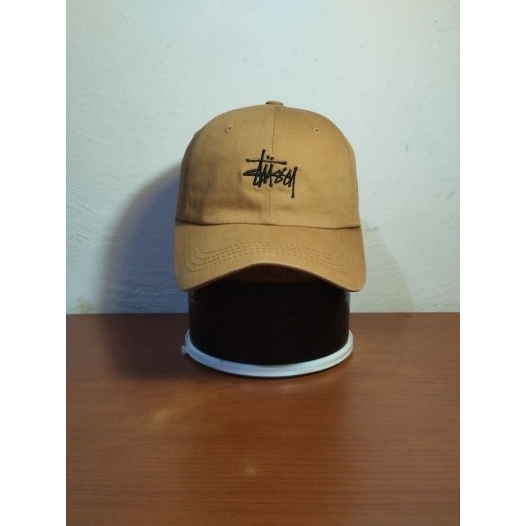 Topi Stussy Signature Caps Beown