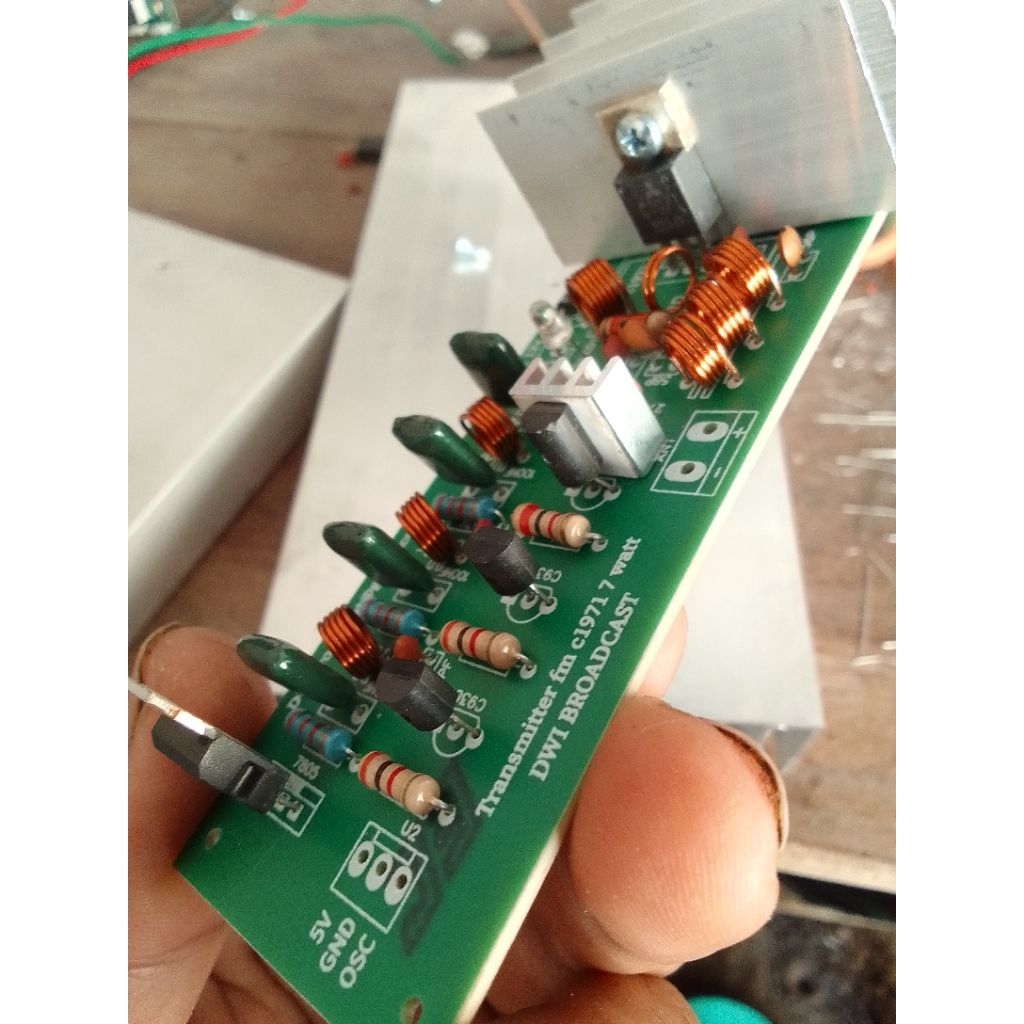 Transmitter fm c1971 tanpa osilator