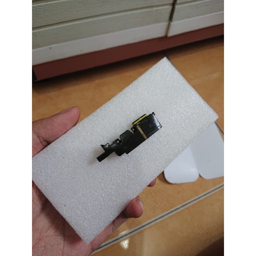 Speaker buzzer bawah Xperia XZ2 compact copotan