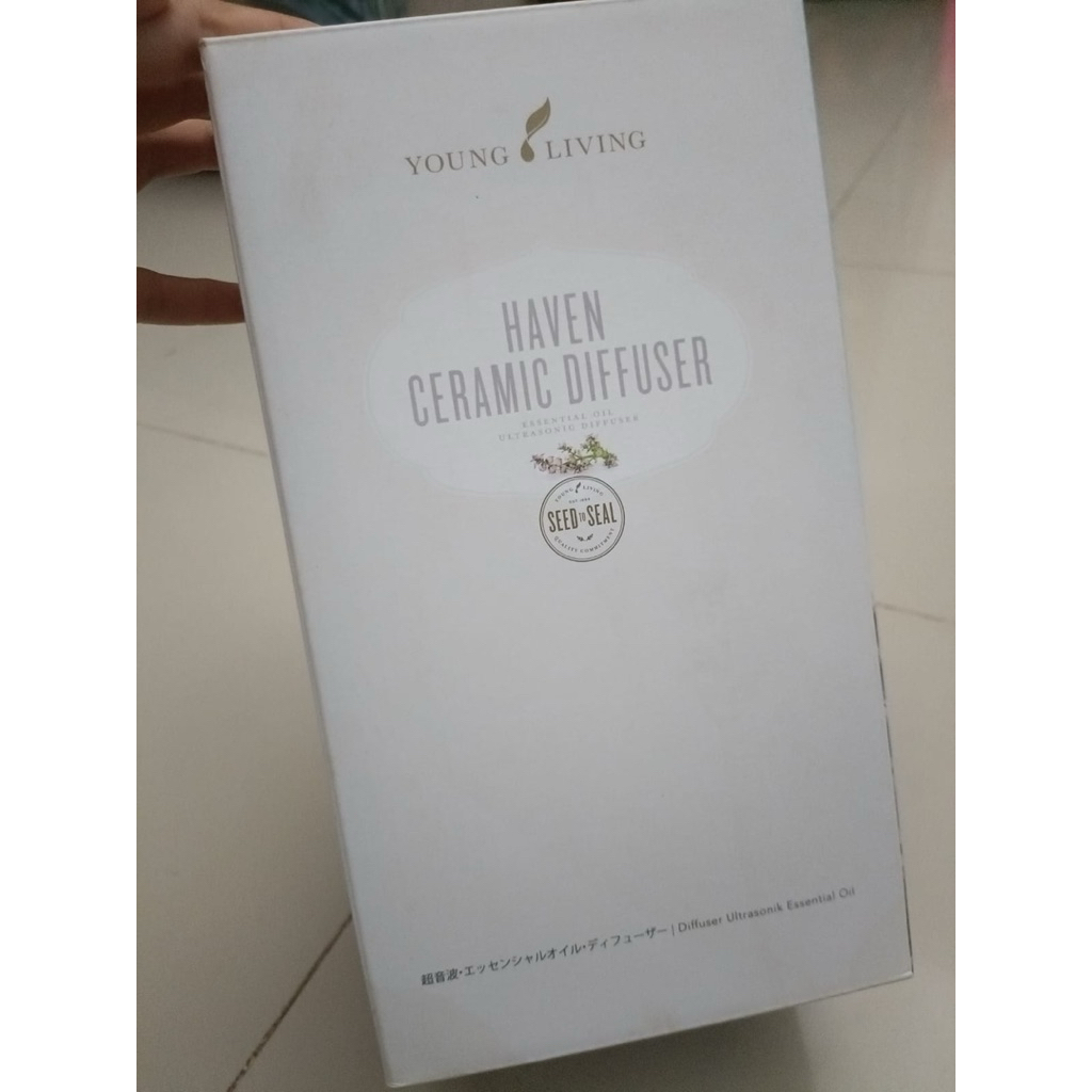 Diffuser Keramik Haven warna putih netral dari young living