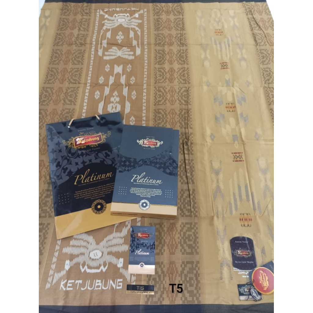 Sarung Ketjubung Platinum Gold