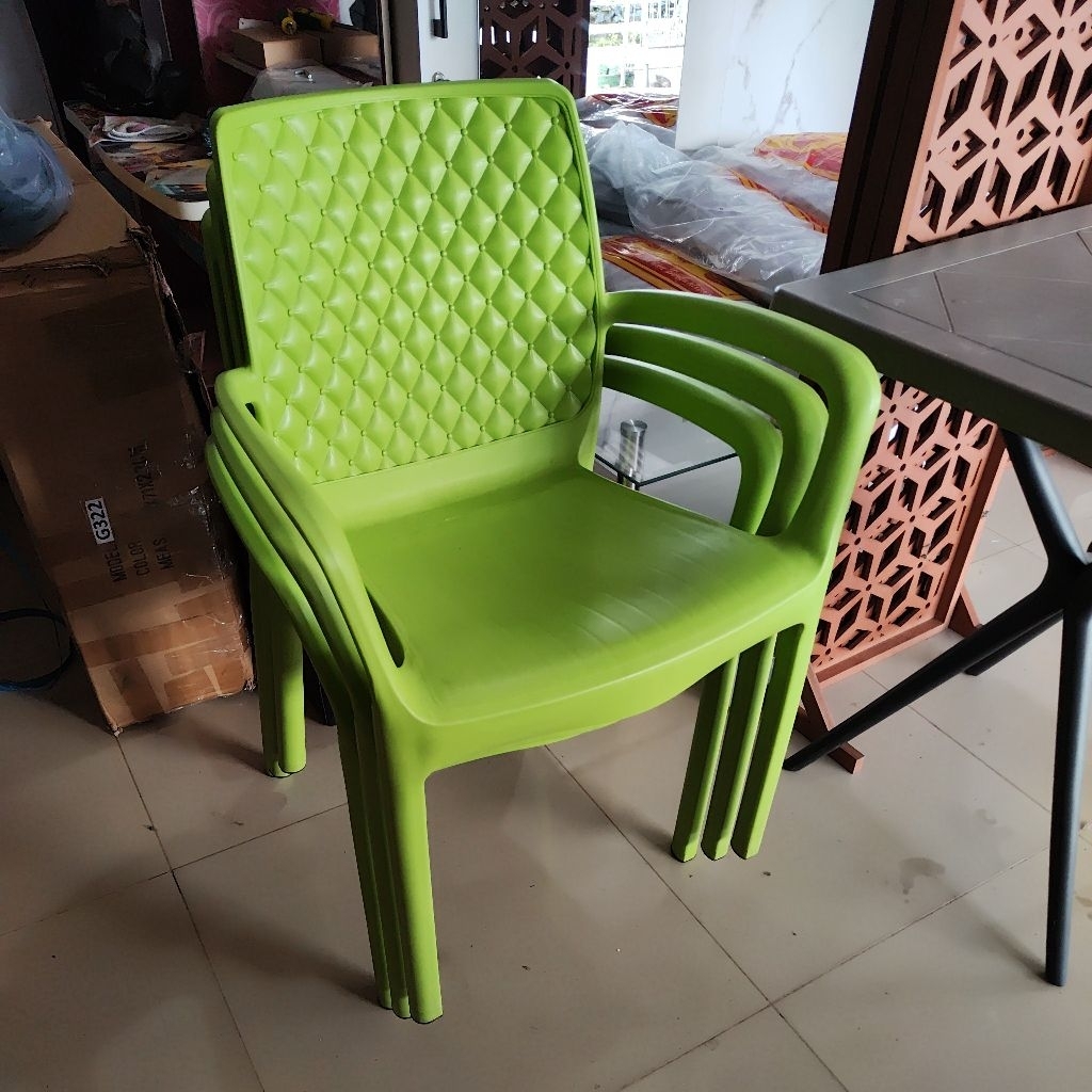 Kursi Plastik tangan olymplast (khusus manado)