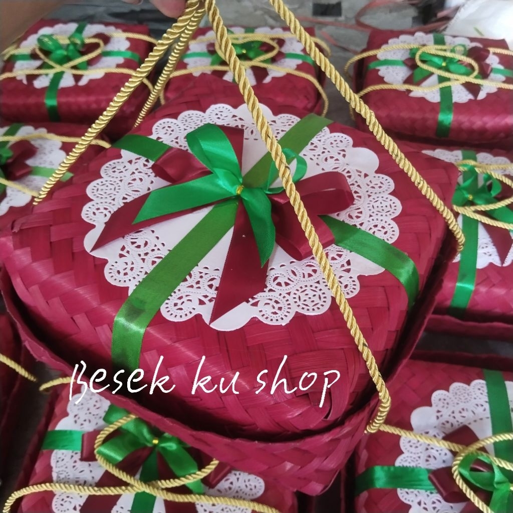 Besek bambu hampers natal