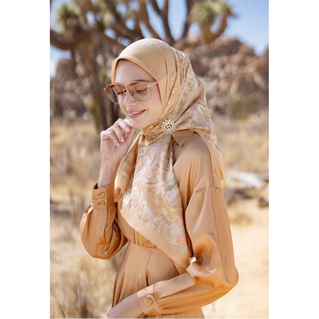 Buttonscarves Yucca New and Preloved