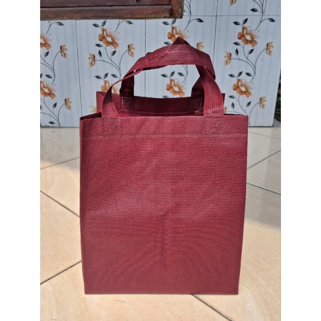 Tas Goodiebag Spundbond Hajatan Kain Tas Press Box Polos uk 20 , [22 x 26cm]
