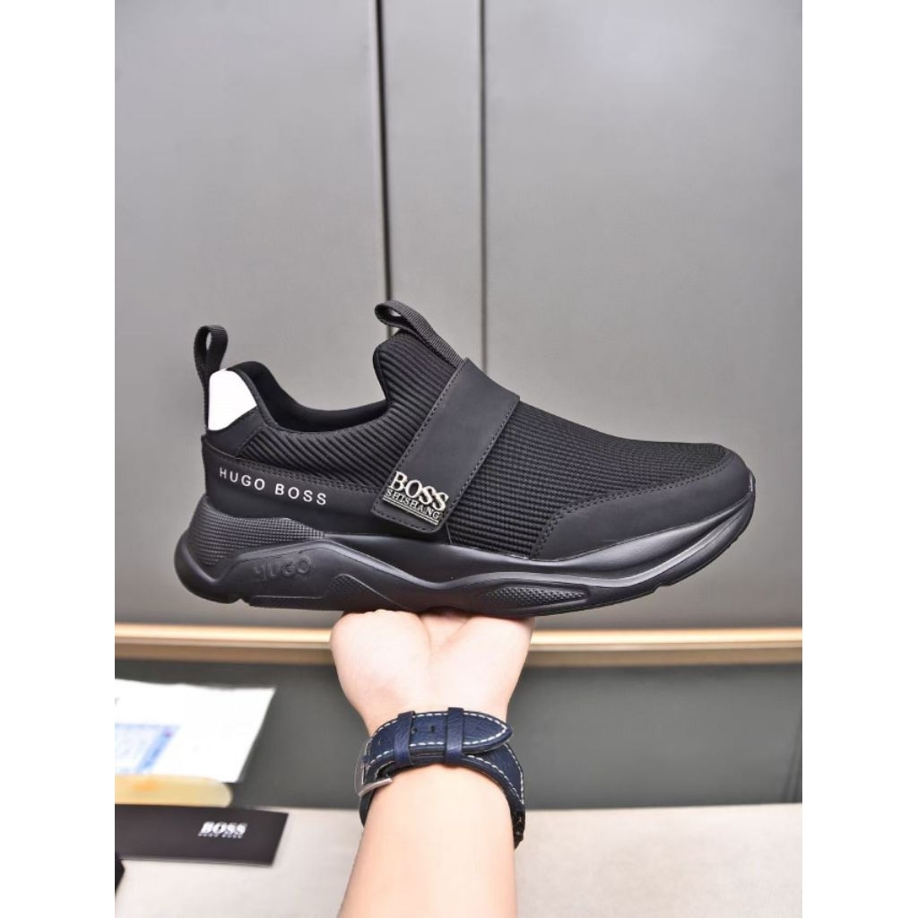 Sepatu sneaker pria slip on cowok hitam mewah