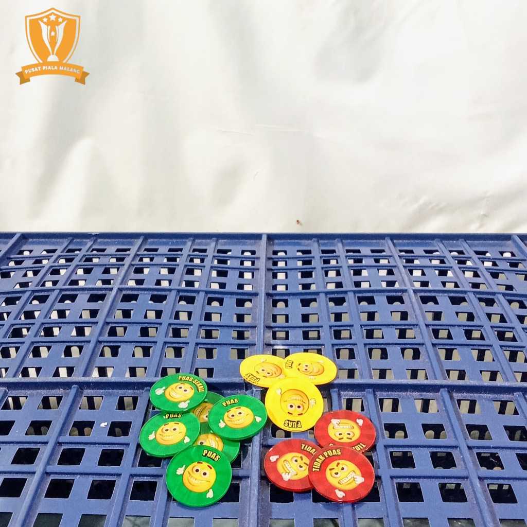 Koin Akrilik kotak saran