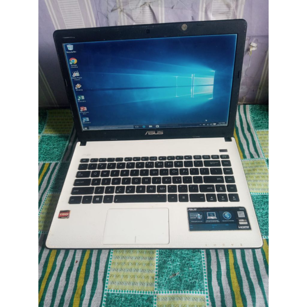 Laptop asus X401U Amd C-60Hdd 320 GB Ram 2 GB