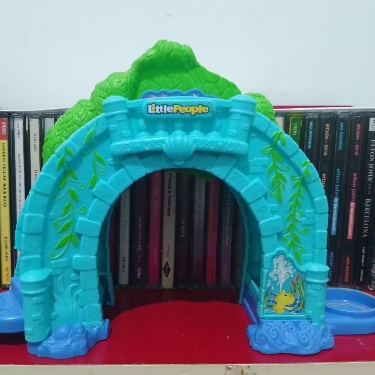 Fisher Price Little People Disney Princess Ariel & Eric’s Boat Ride Bridge Background Play