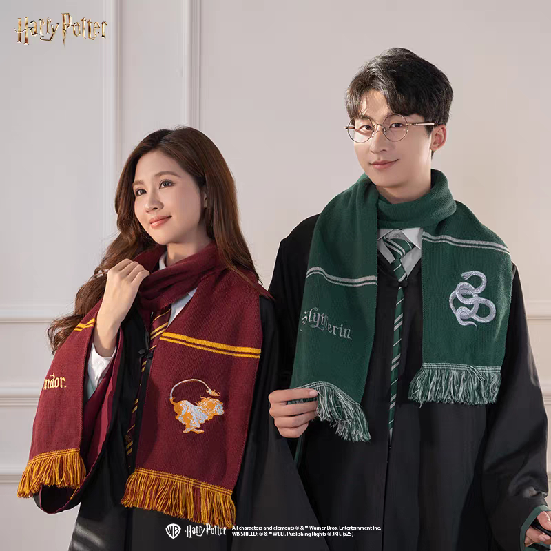 Preorder Harry Potter Merchandise Official - Hogwarts House Series Scarf  Gryffindor | Hufflepuff | 