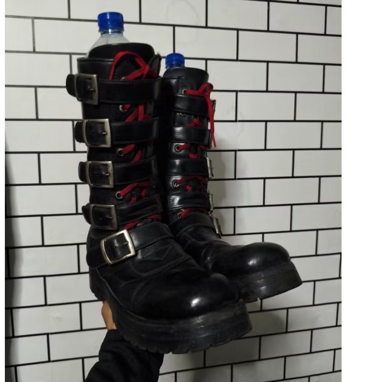 Sepatu Boots Punk Gesper