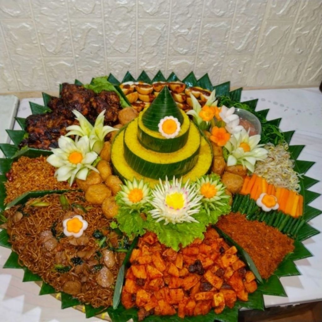 Nasi Tumpeng Nasi Kuning D-+60cm Porsi Untuk 20 orang
