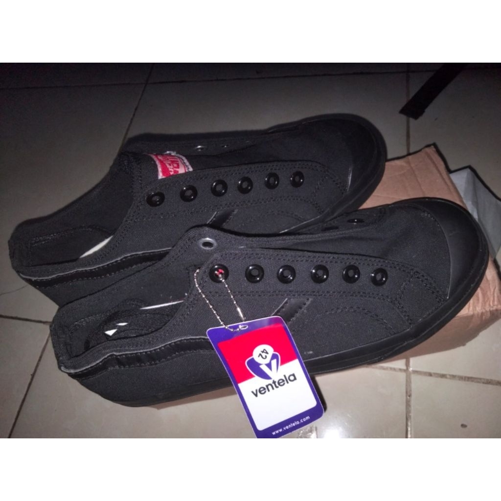 Sepatu Ventela Hitam